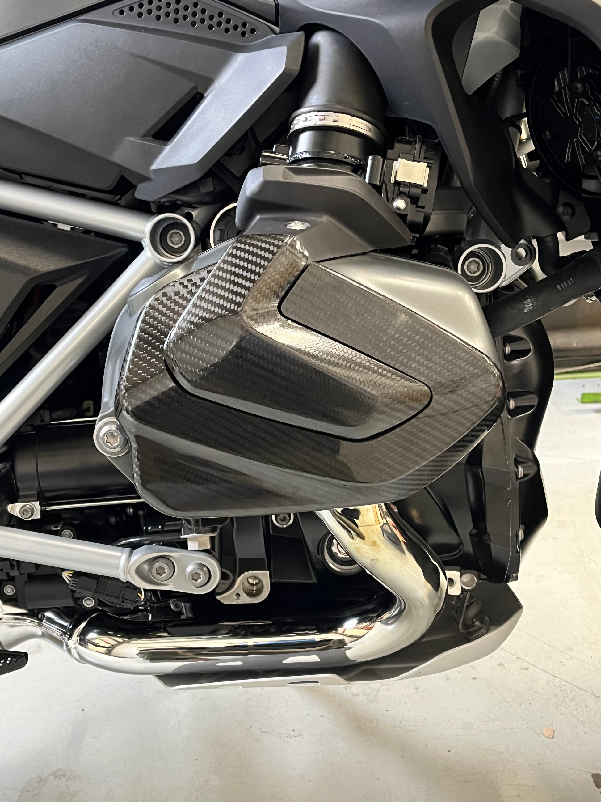 Covering R1250gs BMW 1250GS/R1250GS Valve Cover Guards – A to Z Composites